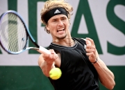 开云体育-关于温网轻取法网，兹维列夫高光表现的信息