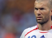 开云体育app-当玫瑰花园的利刃，刺穿诺坎普的夜空