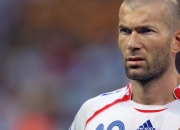 开云体育直播-石宇奇刷新纪录映照羽球新篇，法国队完胜中国队揭示挑战之路