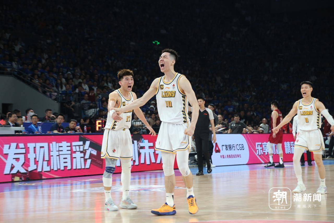 包含球队精心准备战术策略，争取在明年夺得总冠军的词条