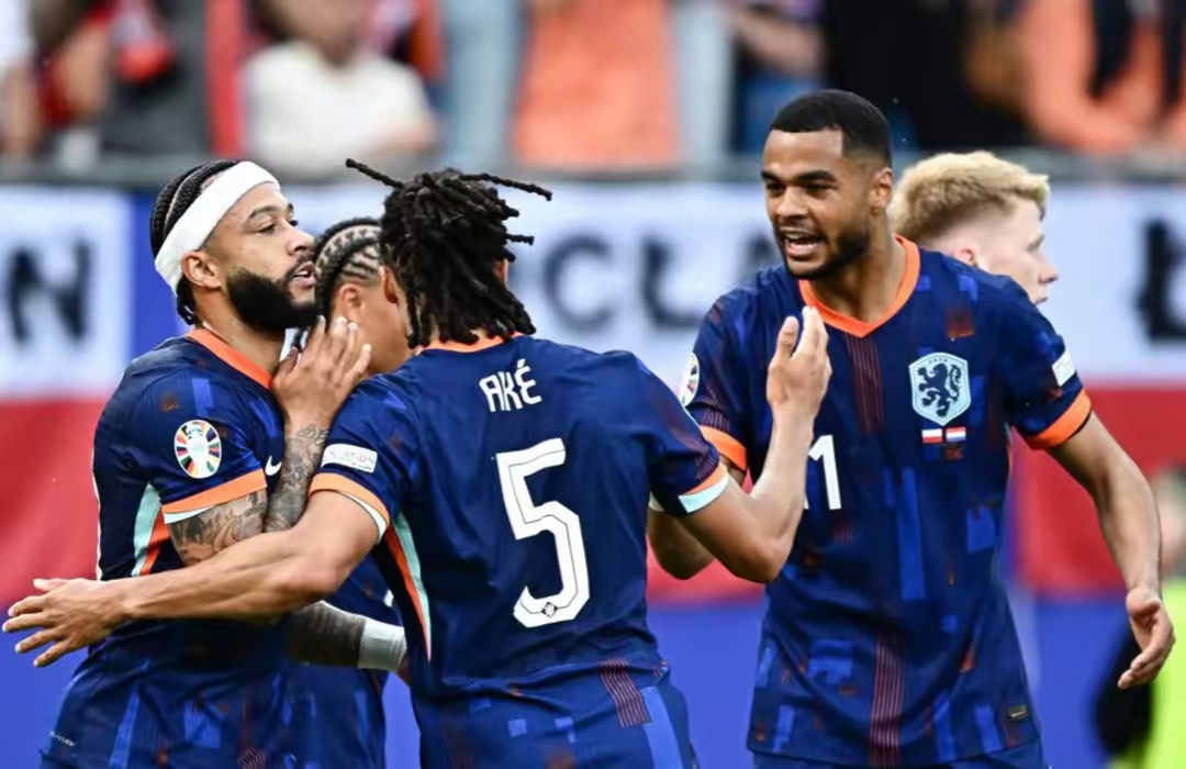 包含荷兰VS德国：强强对话冠军气质尽显的词条