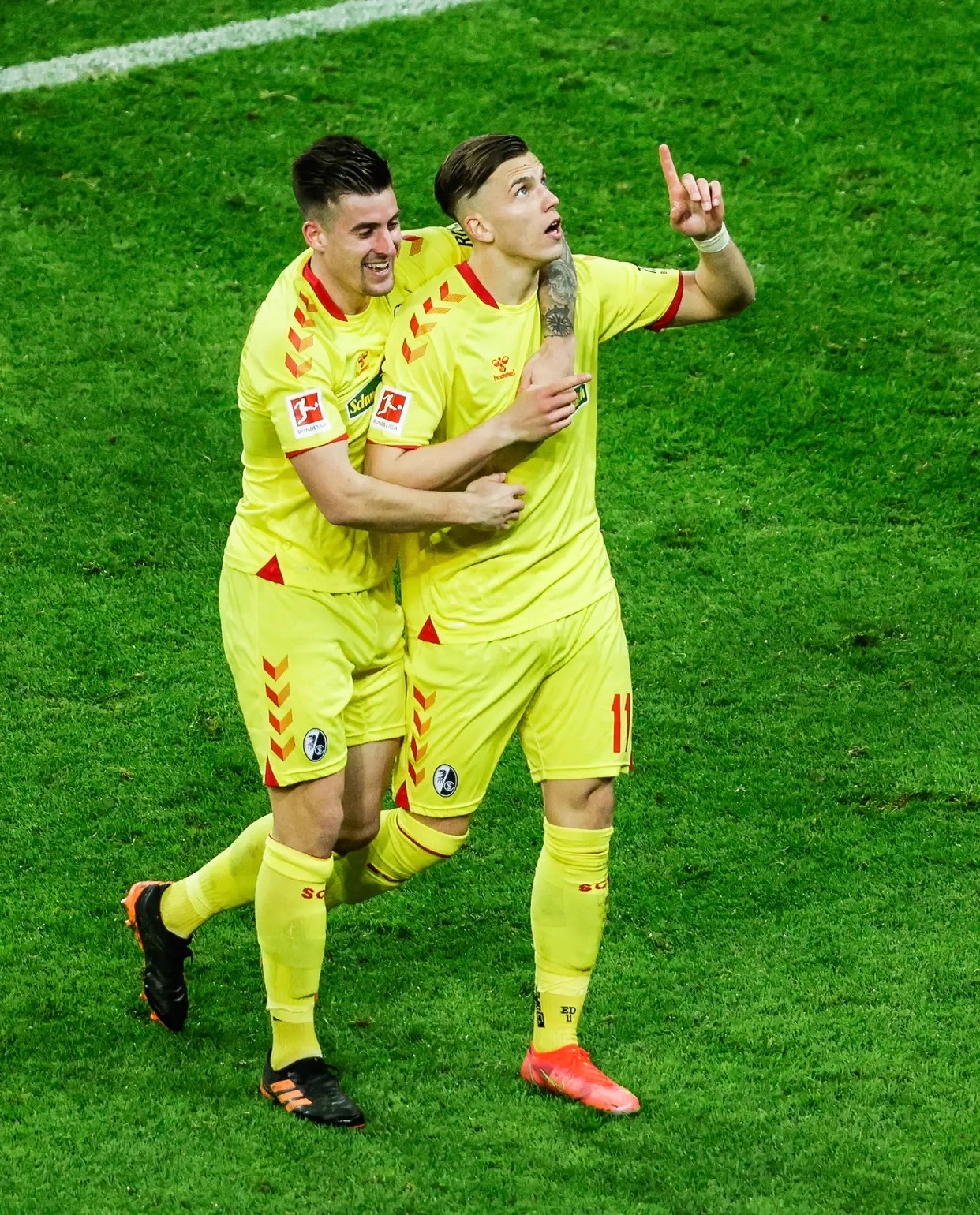 关于弗赖堡主场战胜对手，提升积分榜排名！的信息