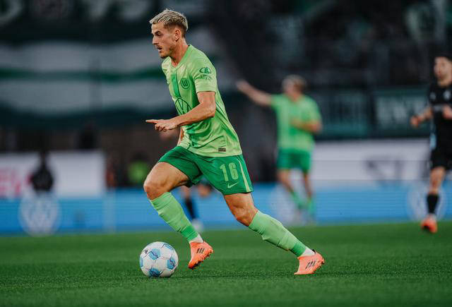 关于弗赖堡主场战胜对手，提升积分榜排名！的信息