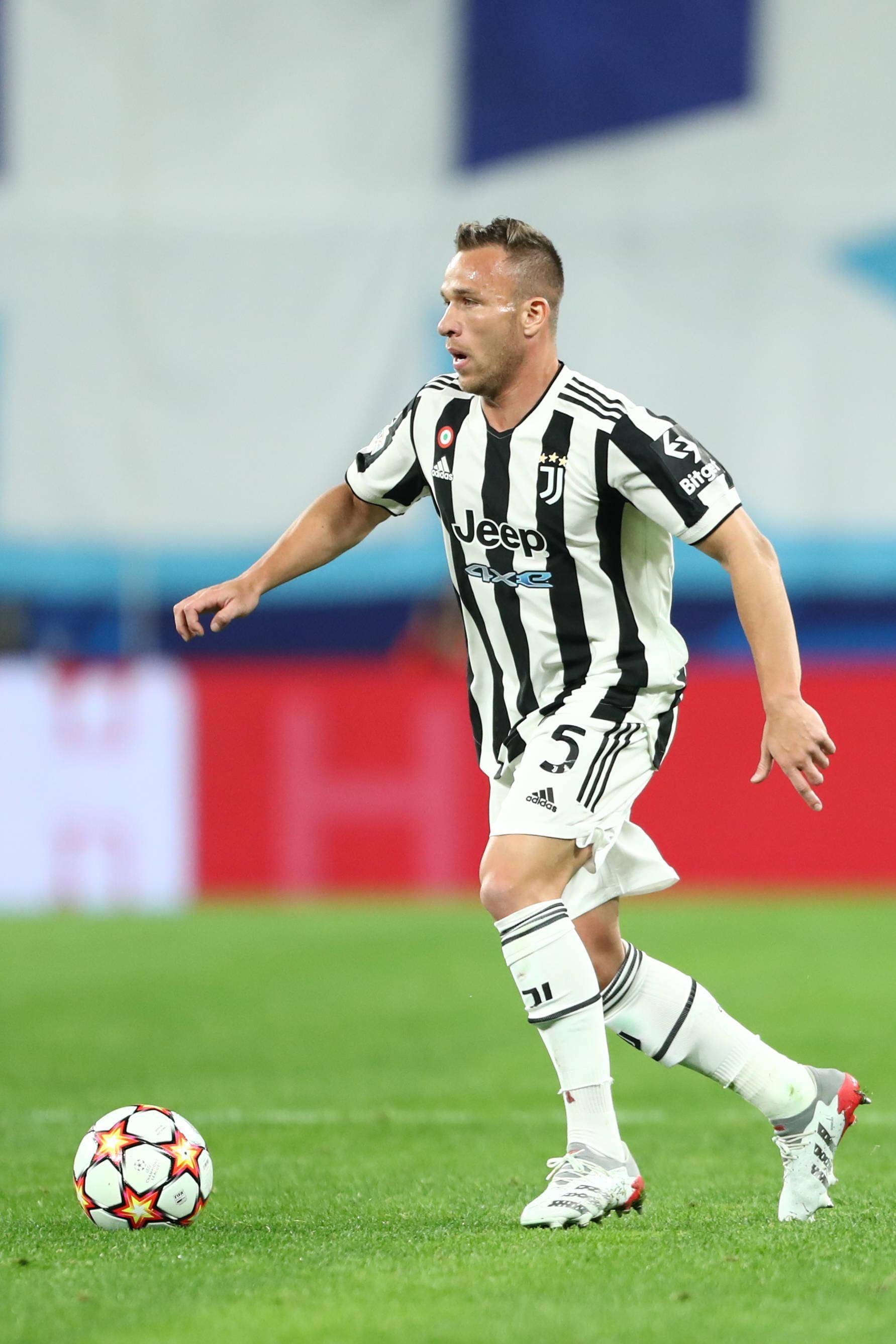 尤文图斯主场胜雷恩，小组头名成定局