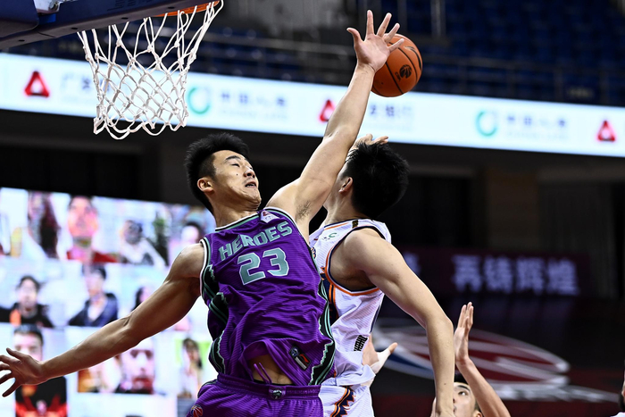 包含四川队反超取胜，长时间激烈对攻惊险收官的词条