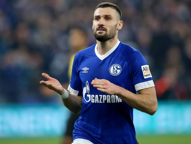 包含沙尔克大将精妙过人，带队逆转反击梦想冠军的词条