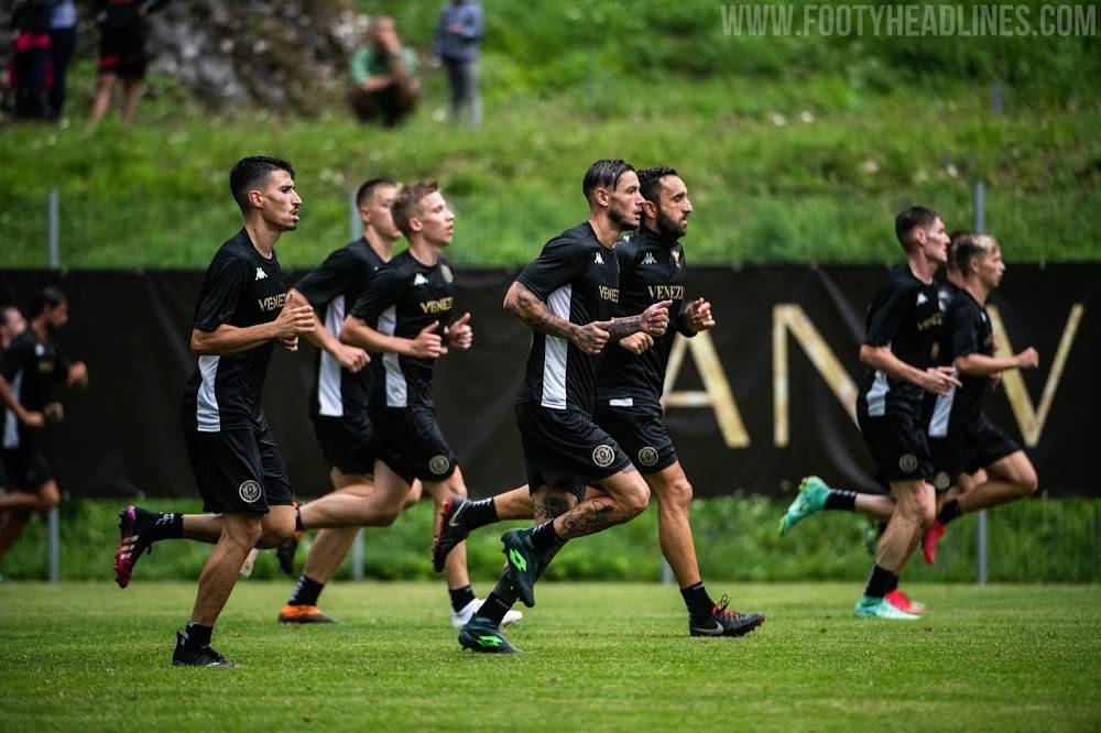 包含斯佩齐亚逆转取胜，士气大振的词条