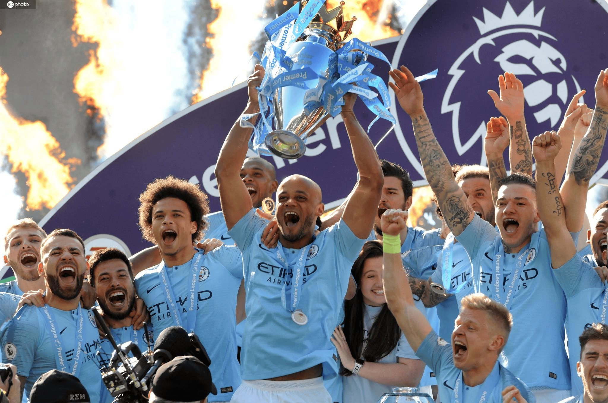 埃弗顿主场迎来胜利，球迷欣喜