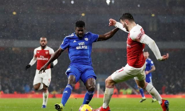 包含布莱顿客场击败卡迪夫，逼近保级的词条