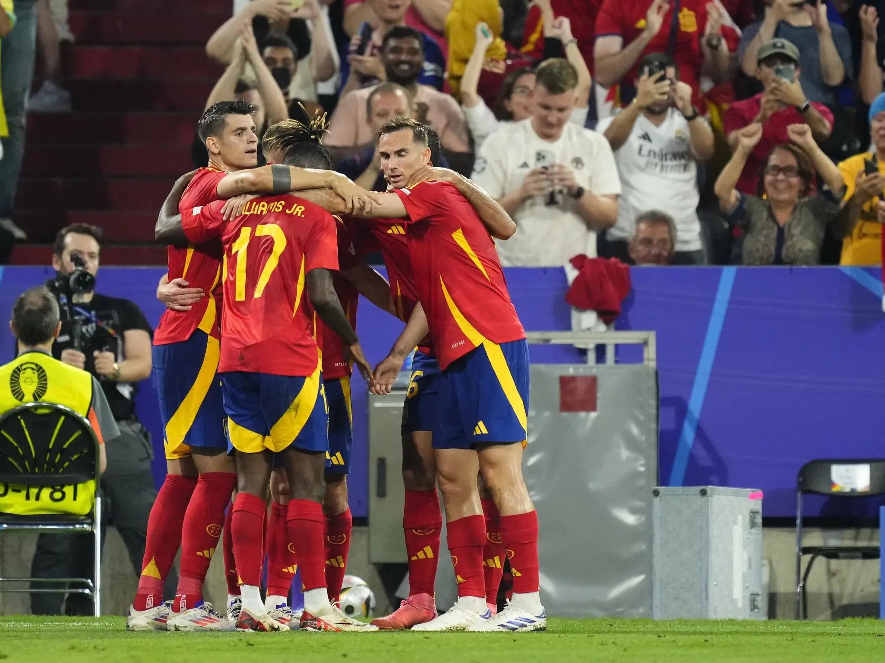 西班牙队战平比赛，实力依旧稳健