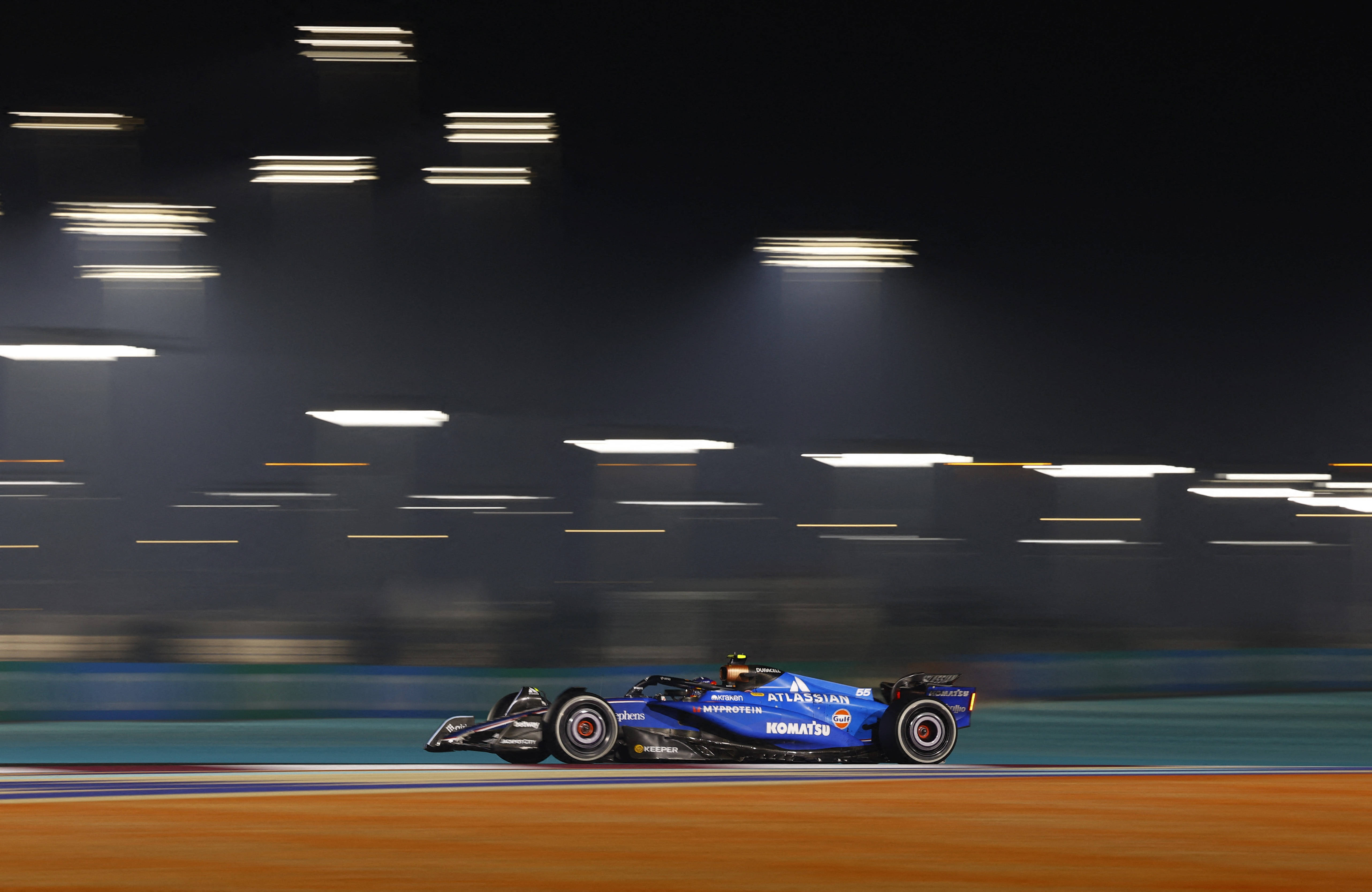 包含威廉姆斯翻盘索伯车队，塞恩斯带队取胜的词条