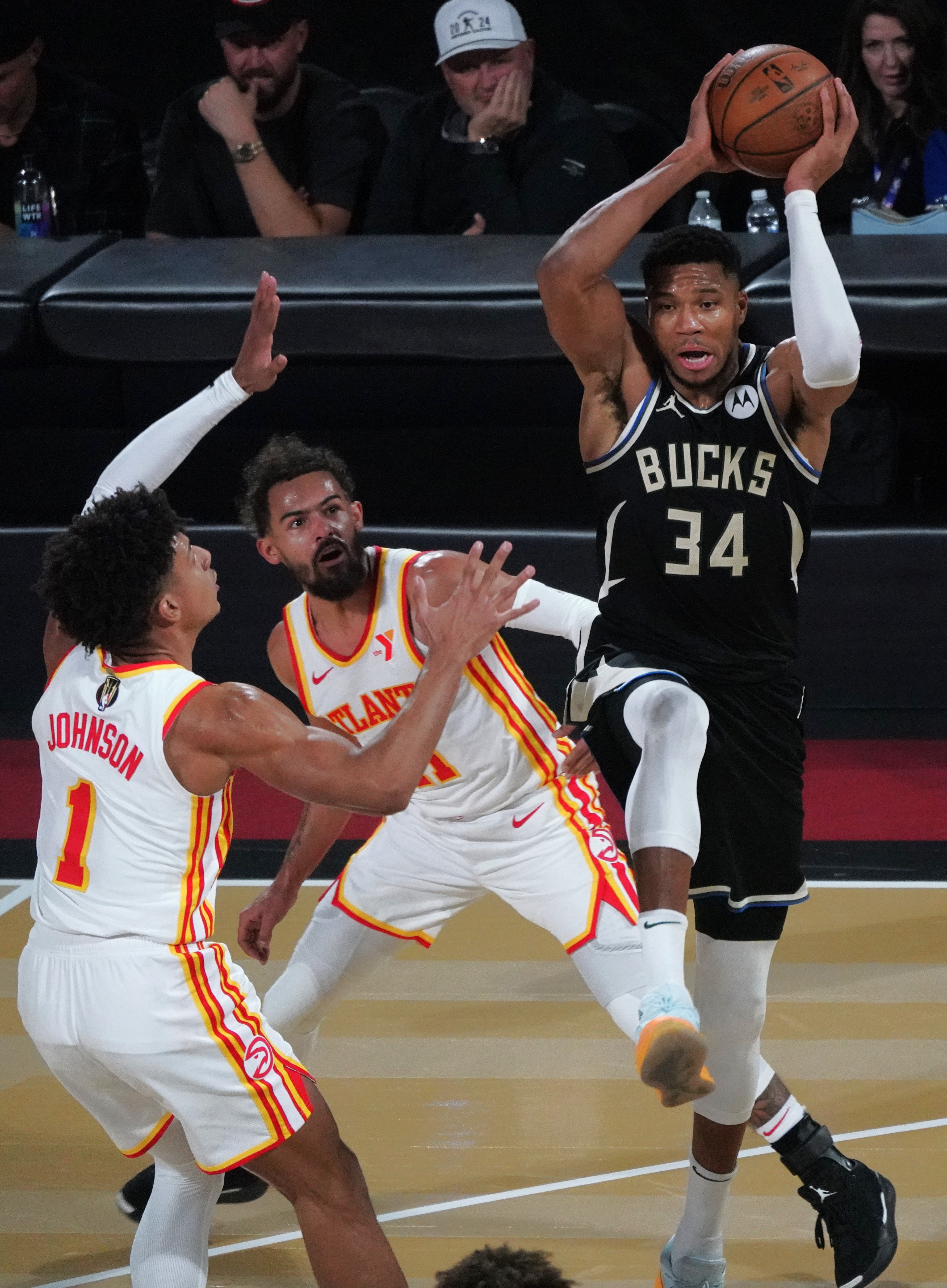 灰熊队扳倒雄鹿，胜利之后信心大增