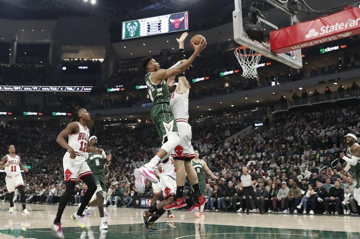 国王完胜天津队,字母哥扛起全队 国王完胜天津队,字母哥扛起全队