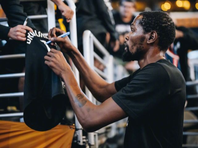 辽宁队横扫天津队，浓眉哥扛起全队的简单介绍