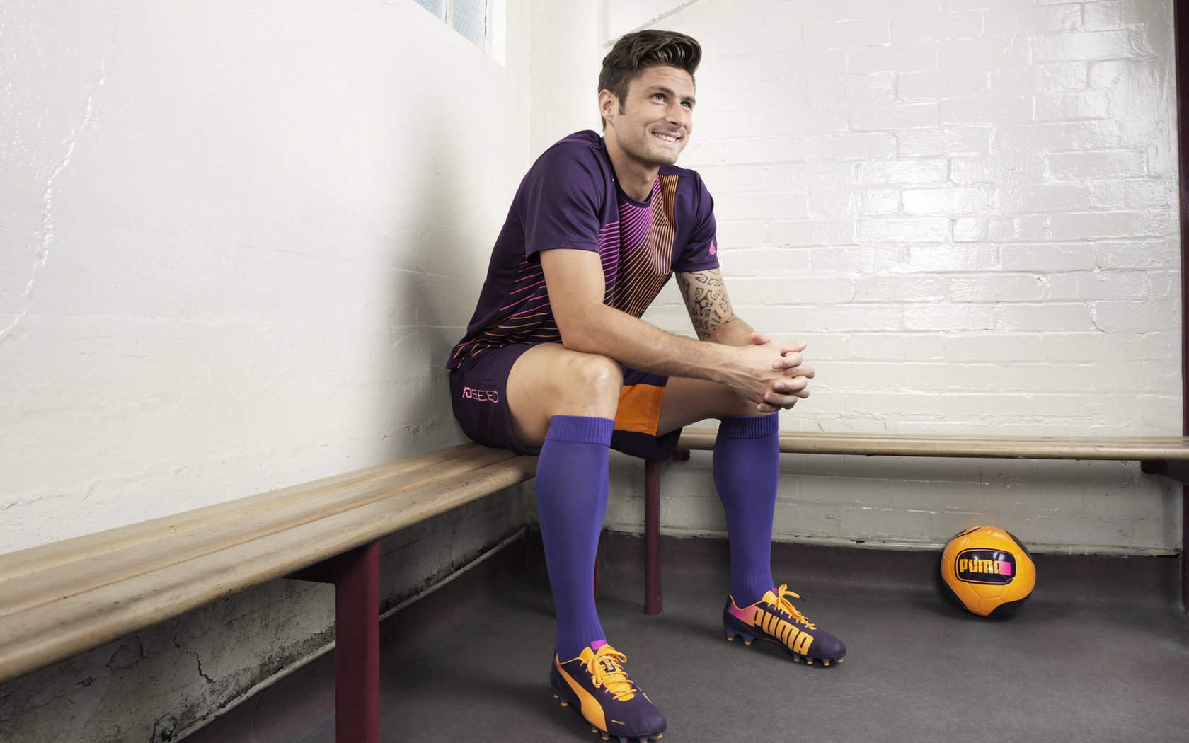 范弗利特末节风暴席卷圣城，雄鹿窒息防守扼杀马刺反扑