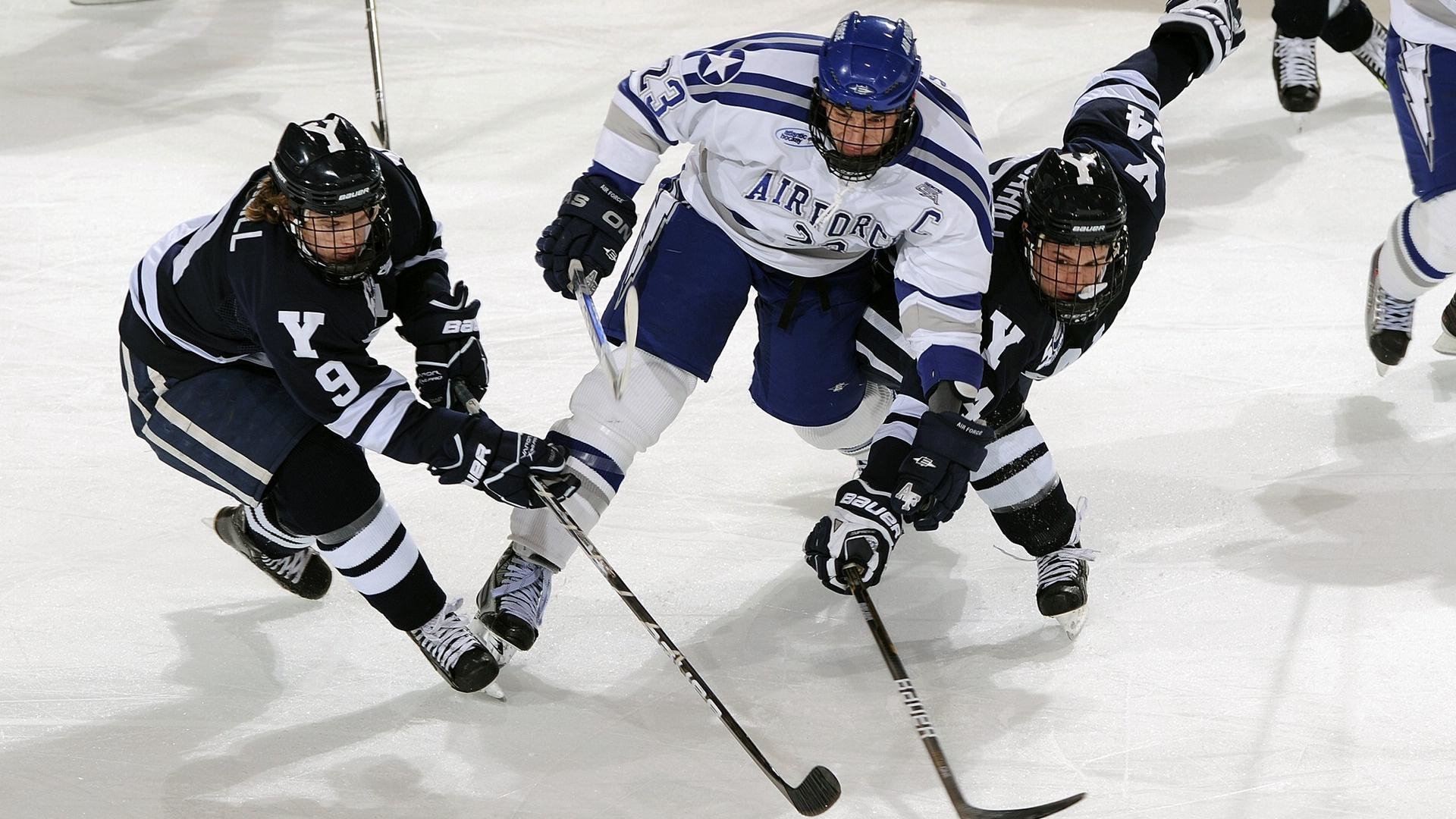 杰伦·格林爆发难救主，骑士加时鏖战力克黄蜂